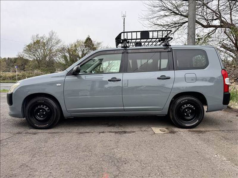 TOYOTA SUCCEED VAN