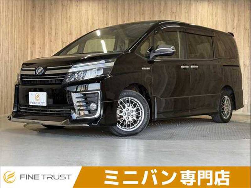 TOYOTA VOXY