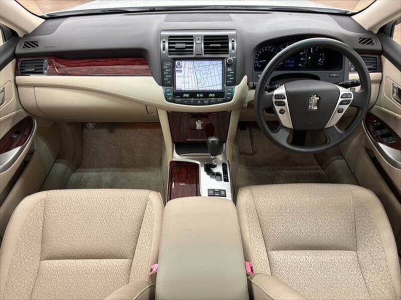 TOYOTA CROWN ROYAL
