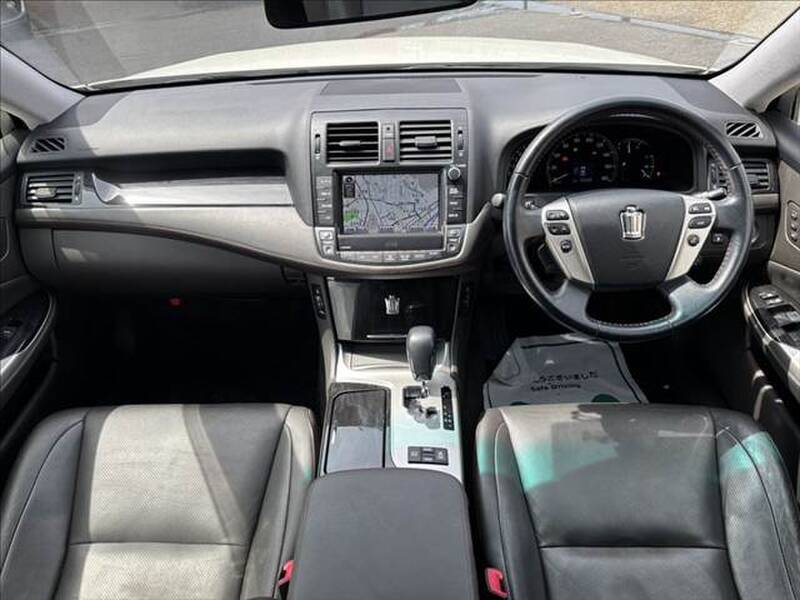 TOYOTA CROWN ATHLETE