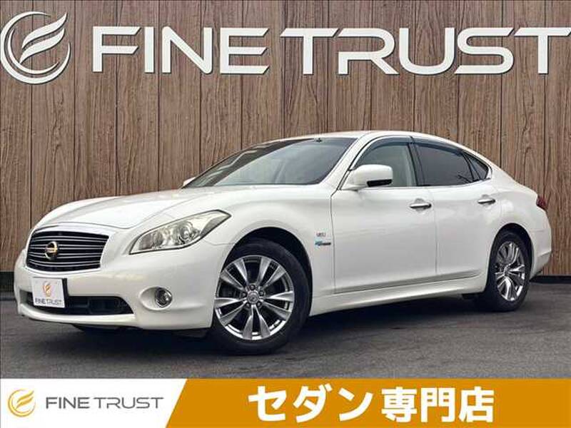 NISSAN FUGA