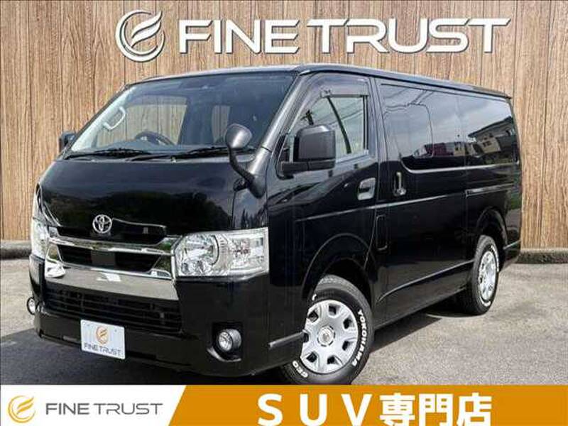TOYOTA HIACE VAN