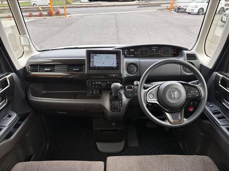 HONDA N-BOX