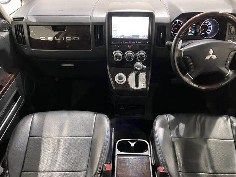 MITSUBISHI DELICA D5