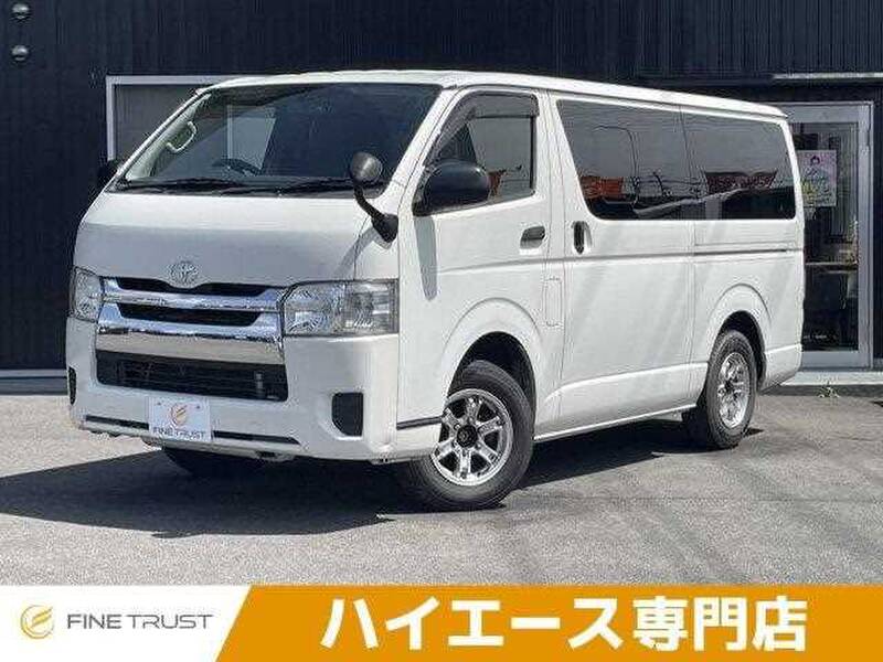 TOYOTA HIACE VAN