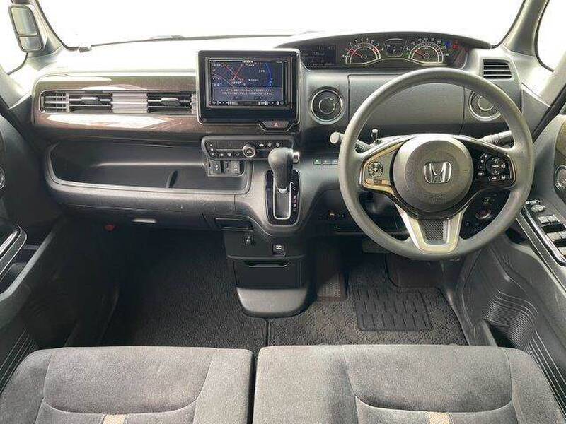 HONDA N-BOX