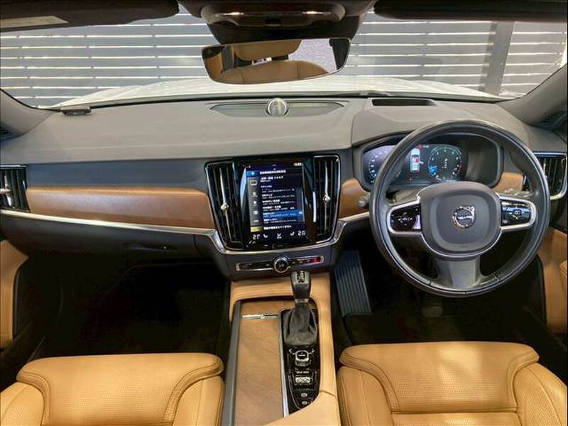 VOLVO V90