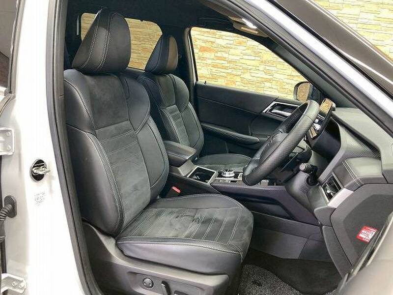 MITSUBISHI OUTLANDER PHV