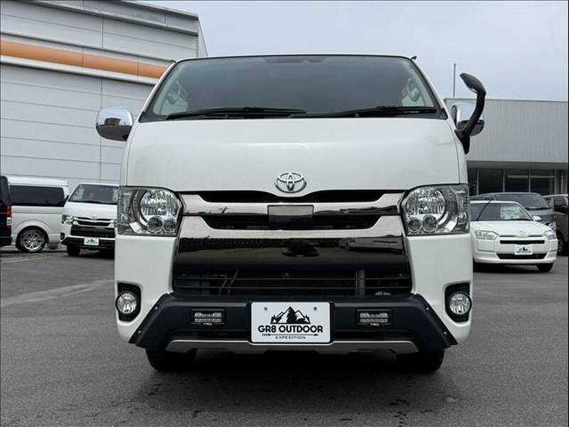TOYOTA HIACE VAN