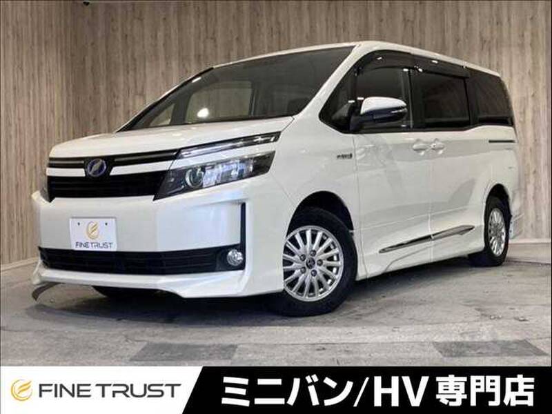 TOYOTA VOXY