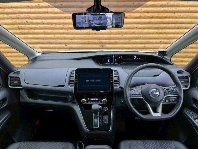 NISSAN SERENA