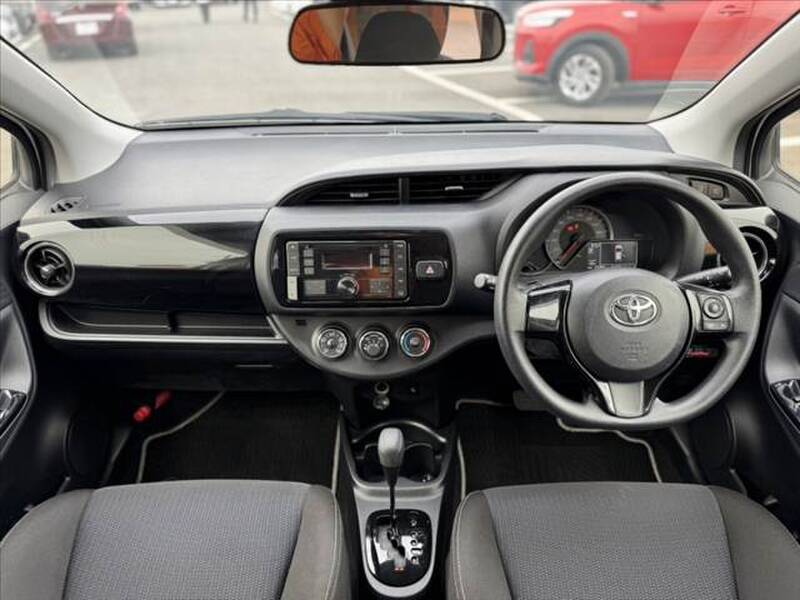 TOYOTA VITZ (YARIS)