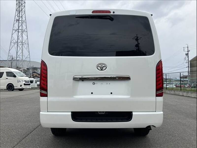 TOYOTA REGIUS ACE VAN