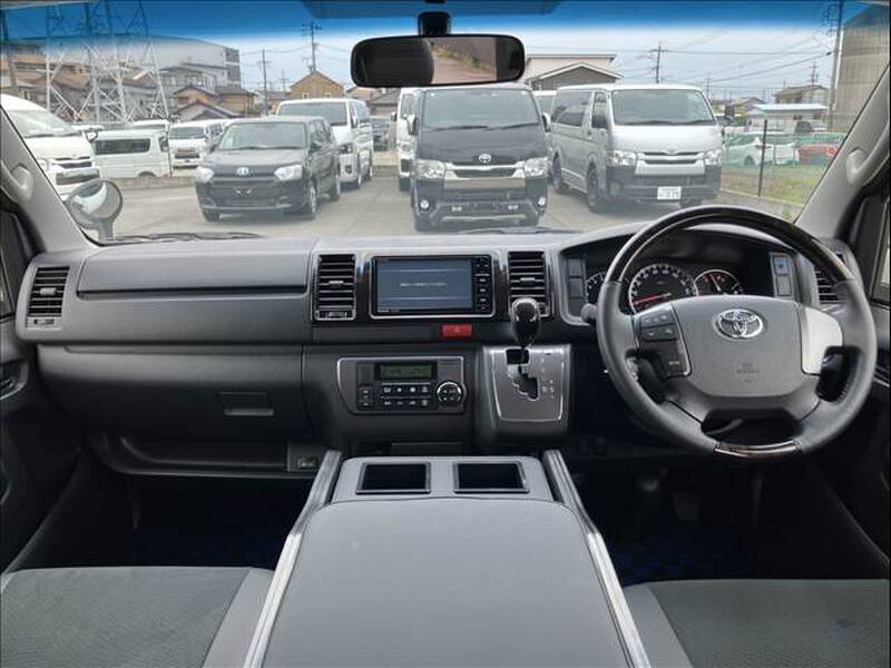 TOYOTA REGIUS ACE VAN