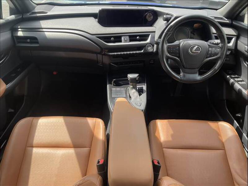 LEXUS UX