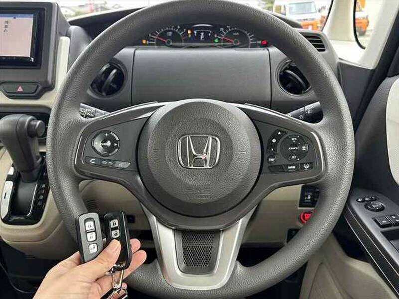 HONDA N-BOX