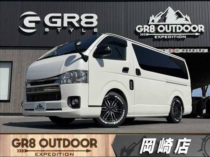 TOYOTA HIACE VAN