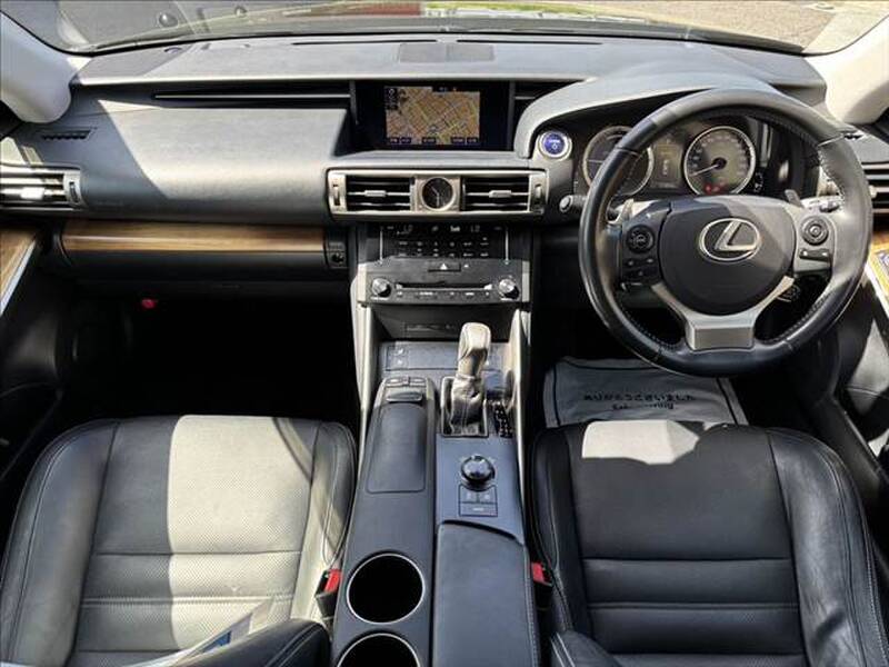 LEXUS IS