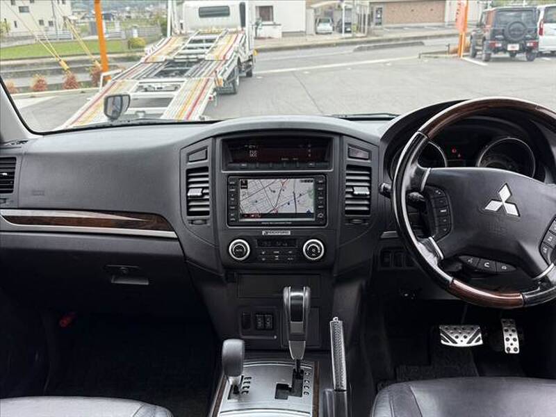 MITSUBISHI PAJERO (MONTERO)