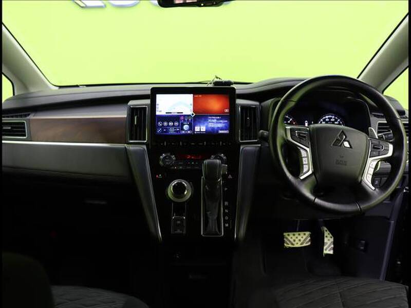 MITSUBISHI DELICA D5