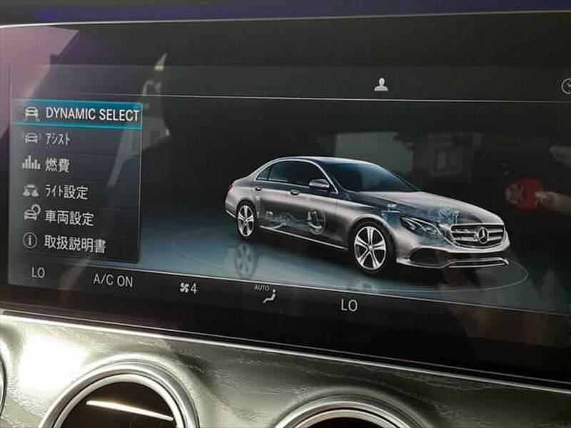 MERCEDES BENZ E-CLASS Sedan