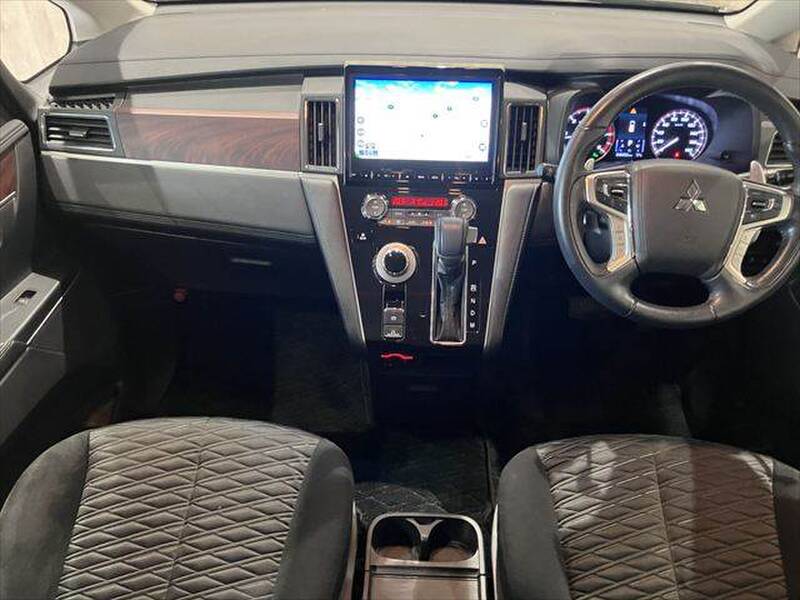 MITSUBISHI DELICA D5