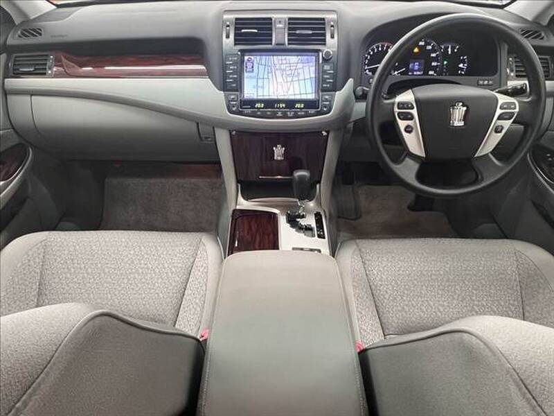TOYOTA CROWN ROYAL