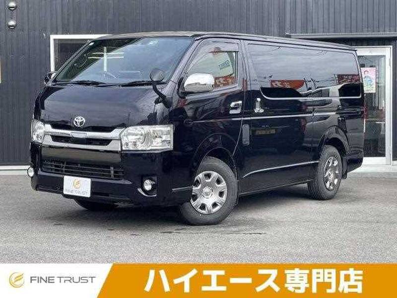 TOYOTA HIACE VAN