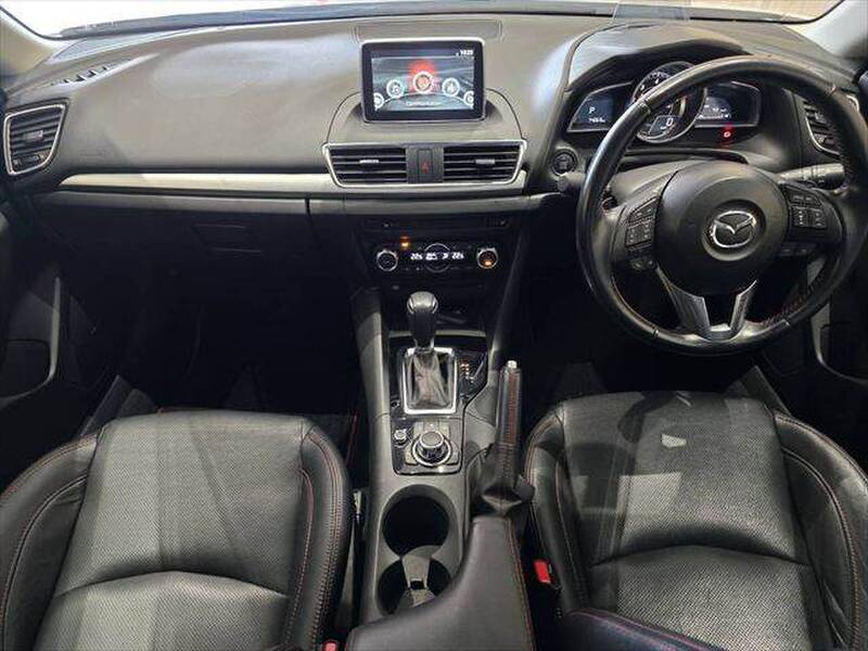 MAZDA AXELA (MAZDA3)