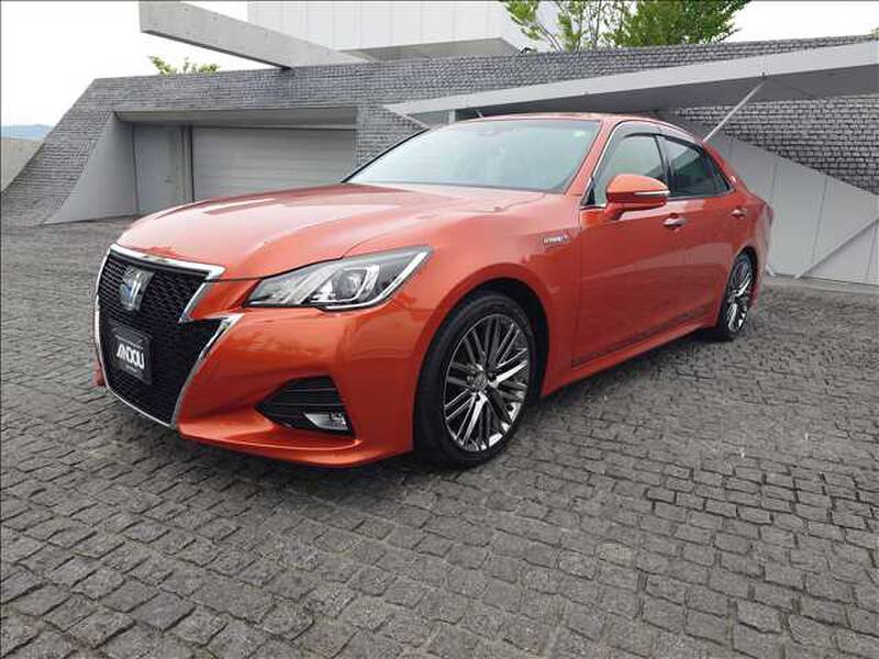 TOYOTA CROWN