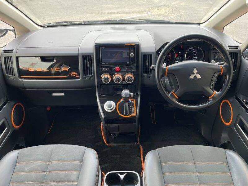 MITSUBISHI DELICA D5