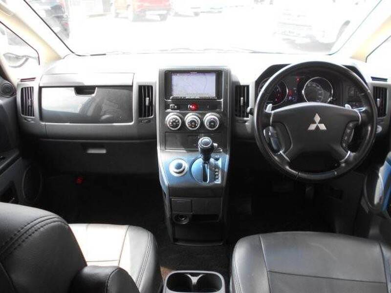 MITSUBISHI DELICA D5