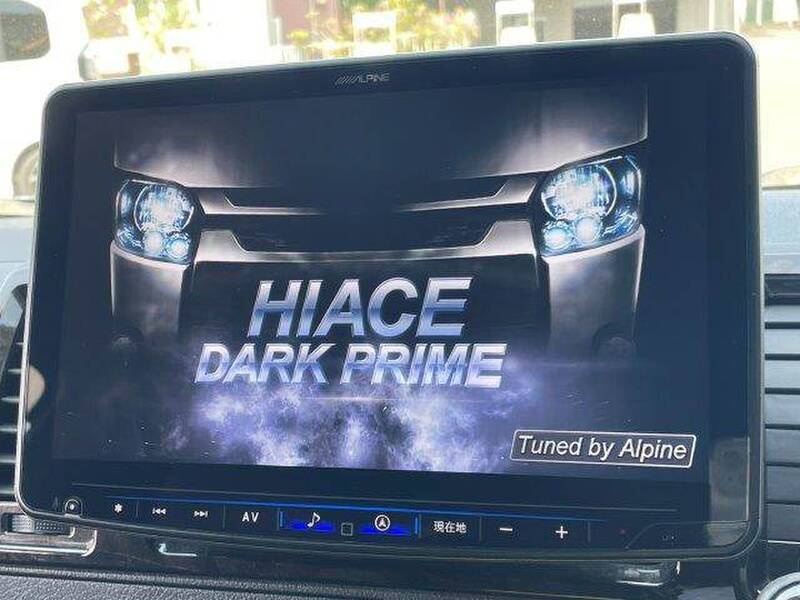 TOYOTA HIACE VAN