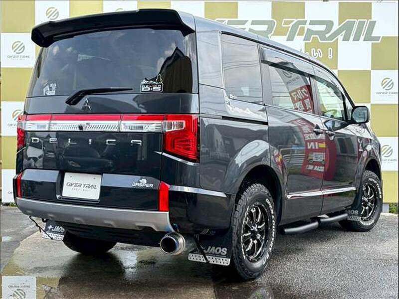 MITSUBISHI DELICA D5