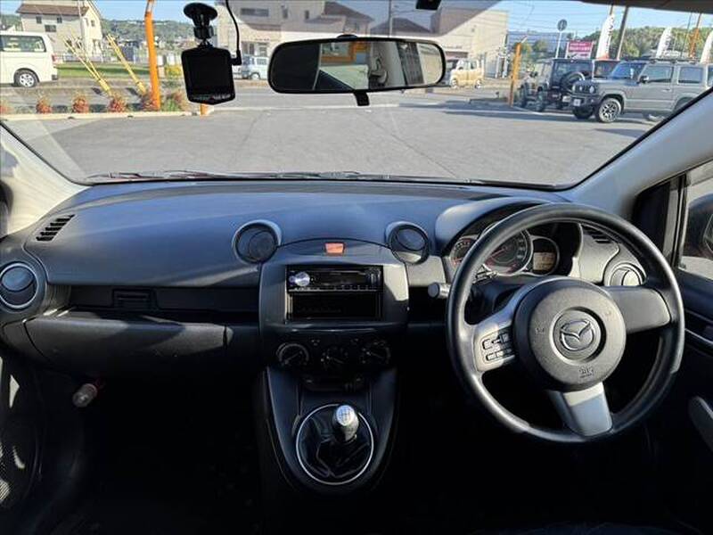 MAZDA DEMIO (MAZDA2)
