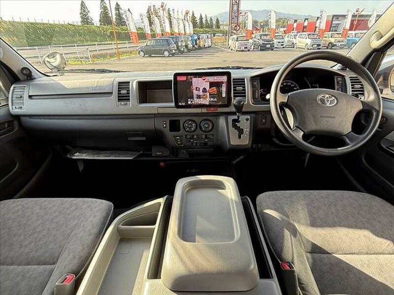 TOYOTA HIACE WAGON