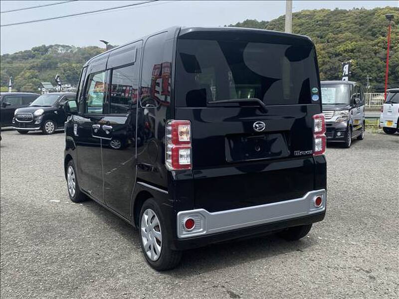 DAIHATSU WAKE