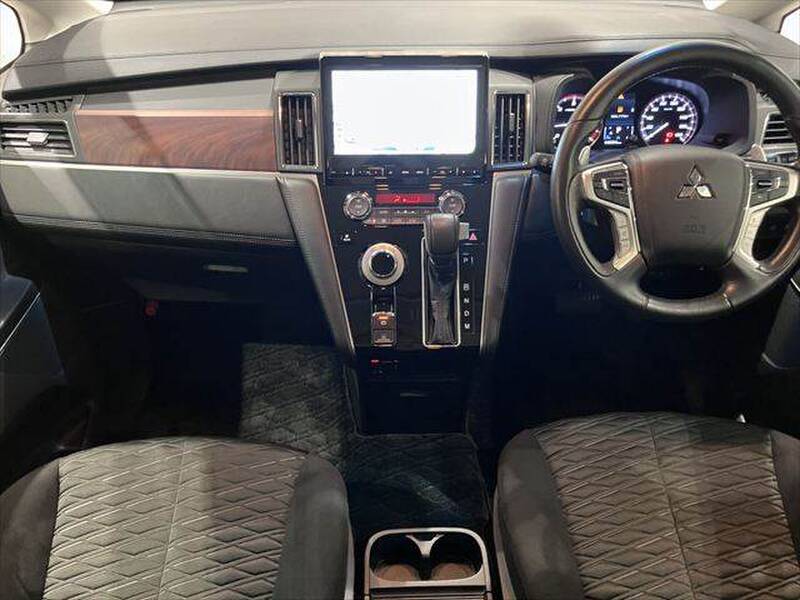 MITSUBISHI DELICA D5