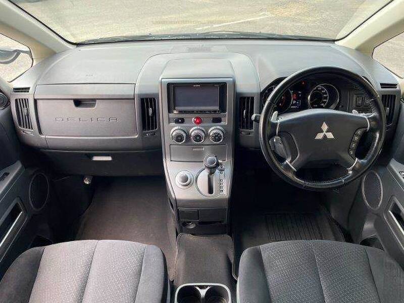 MITSUBISHI DELICA D5