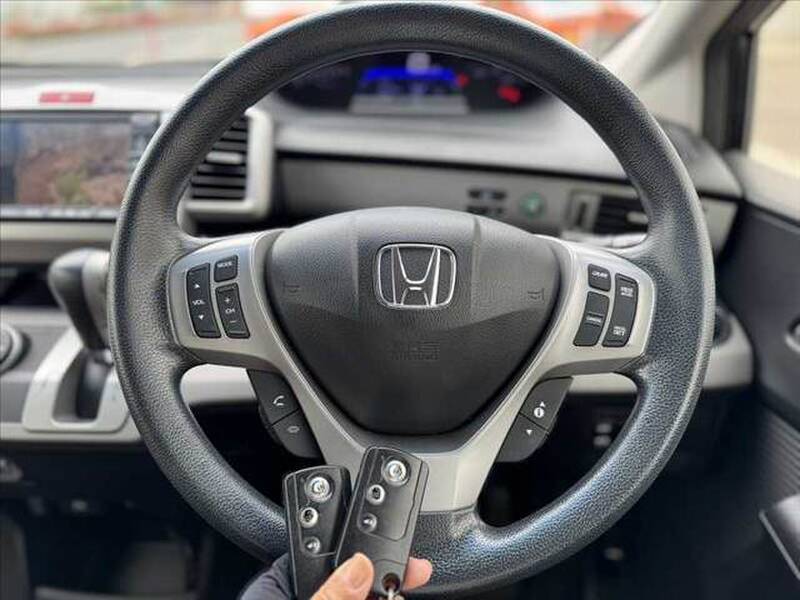 HONDA FREED HYBIRD