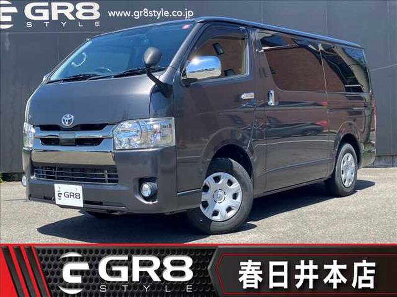 TOYOTA HIACE VAN