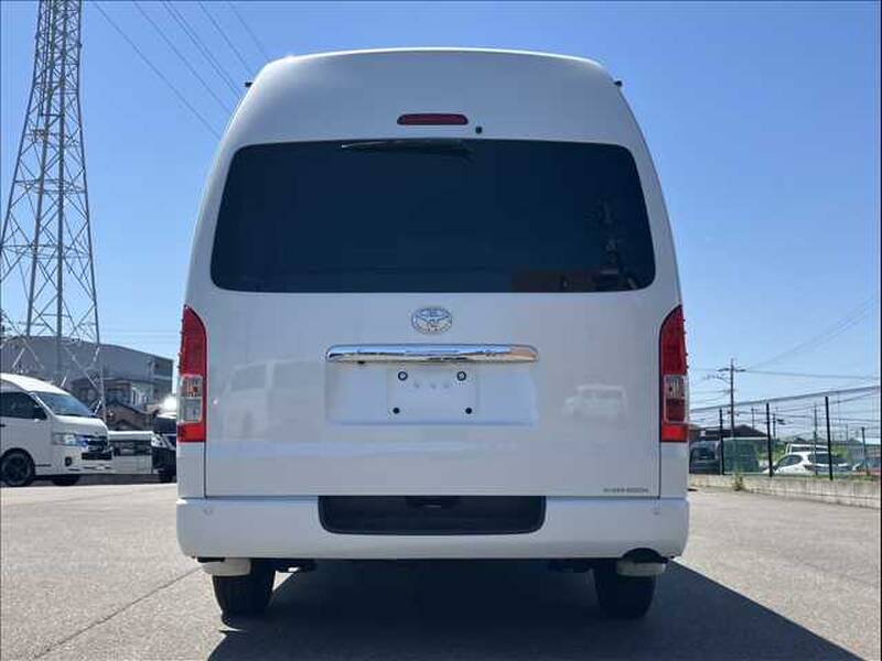 TOYOTA HIACE VAN