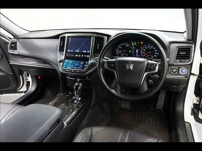 TOYOTA CROWN ATHLETE
