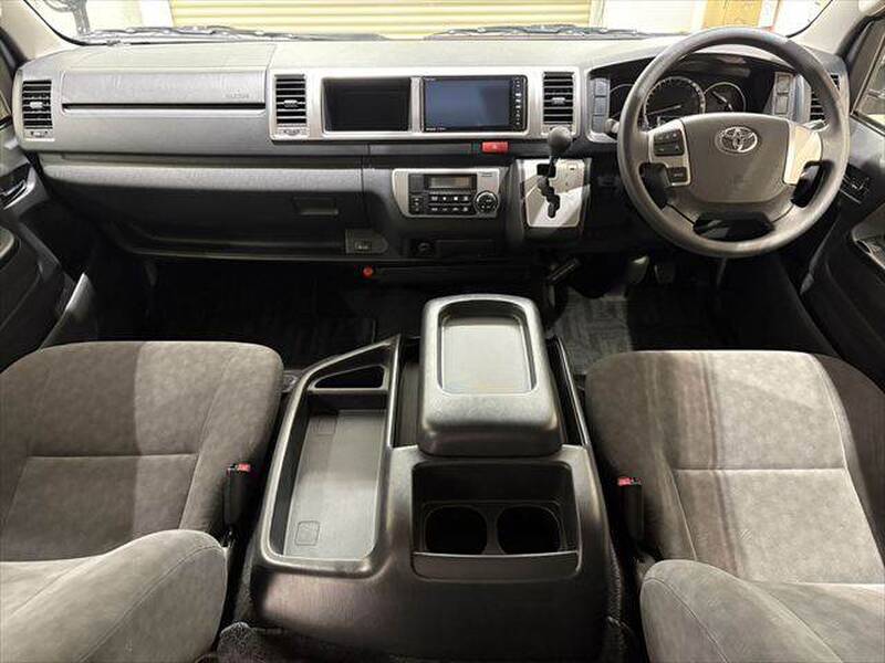 TOYOTA HIACE WAGON