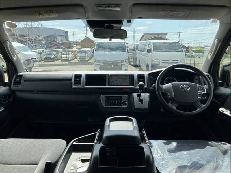 TOYOTA HIACE WAGON