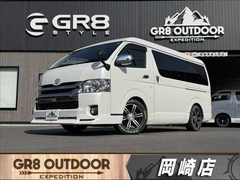 TOYOTA HIACE VAN