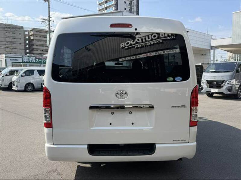 TOYOTA HIACE VAN