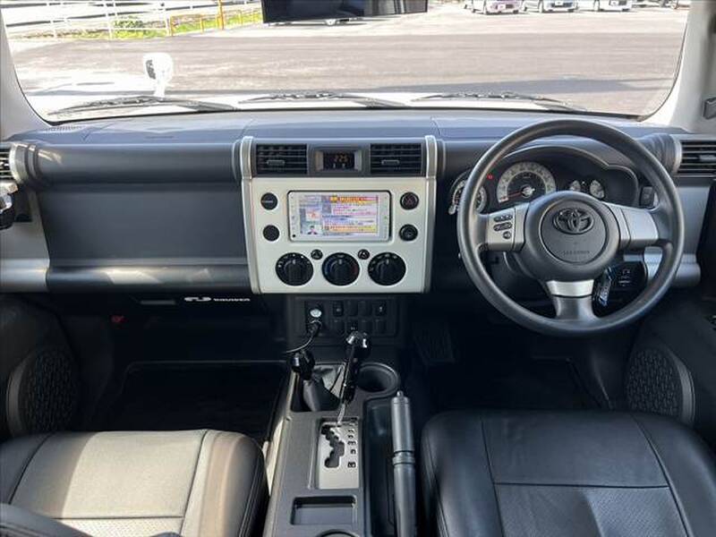 TOYOTA FJ CRUISER