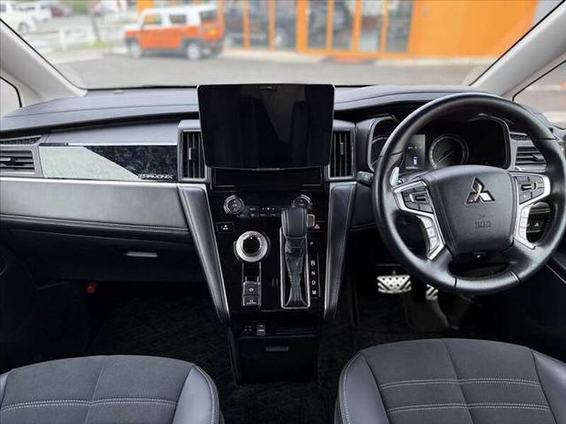 MITSUBISHI DELICA D5