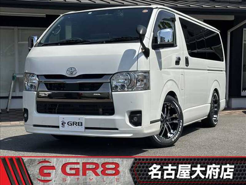 TOYOTA HIACE VAN